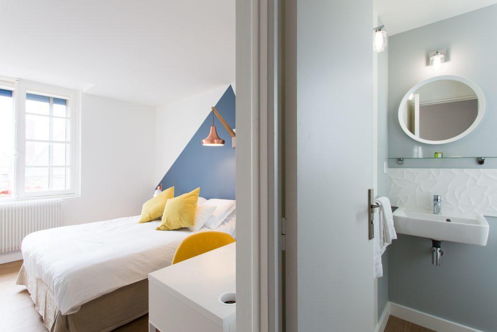 Logis Hotel Restaurant Le Commerce Guichen Bagian luar foto